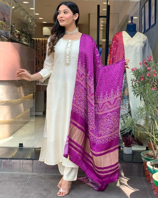 Embroidary Print Kurti With Pant and Beautiful Printed Dupatta Modern Stretch Trousers Embroidary Print Kurti With Pant and Beautiful Printed Dupatta Modern Stretch Trousers
