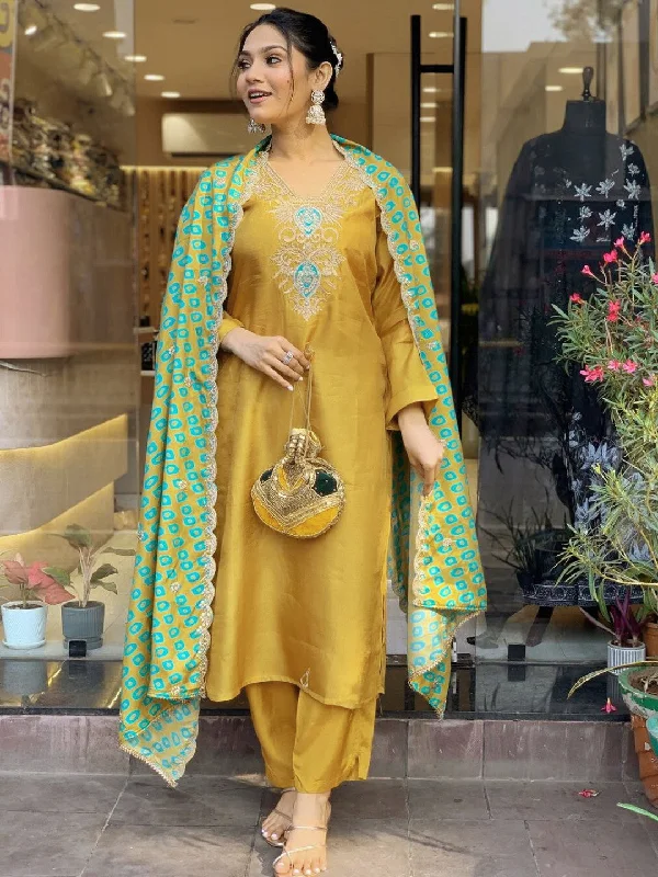 Beautiful Women's Viscous Kurta With Pant And Cut Work Dupatta Stylish Slim Trousers Beautiful Women's Viscous Kurta With Pant And Cut Work Dupatta Stylish Slim Trousers
