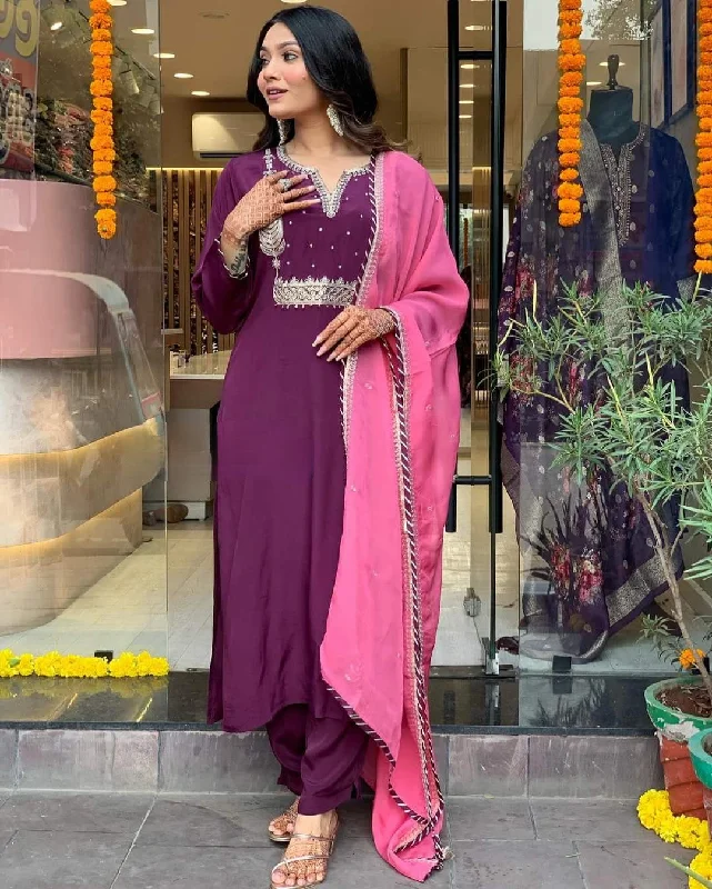 Women's Beautiful Wine Colour Kurta With Pant And Dupatta Comfortable Denim Leggings