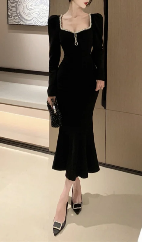 KNITTED LONG SLEEVE MAXI DRESS IN BLACK Stylish Button-Up Maxi Dress