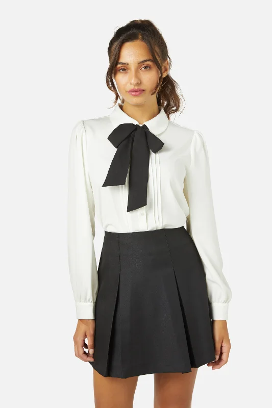 Annie Blouse Sweetheart Neck Blouse