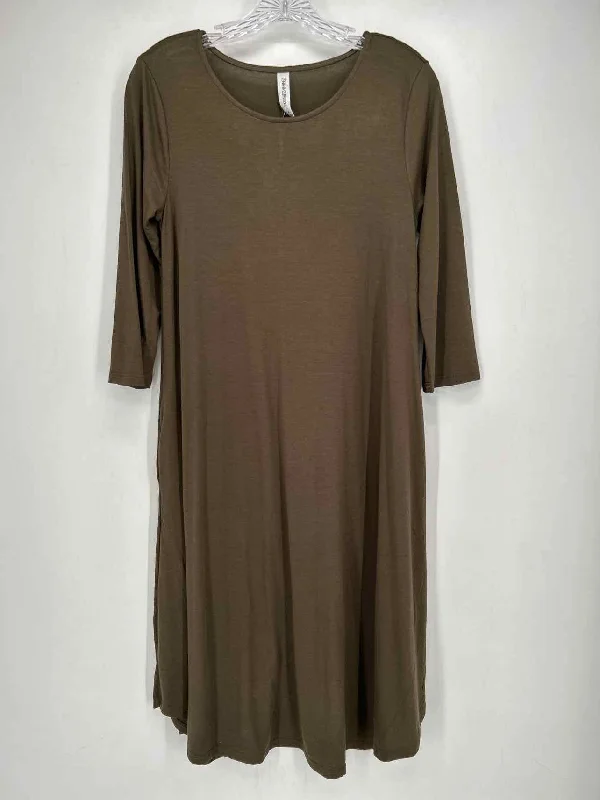 Zenana Outfitters Size S Olive Dress