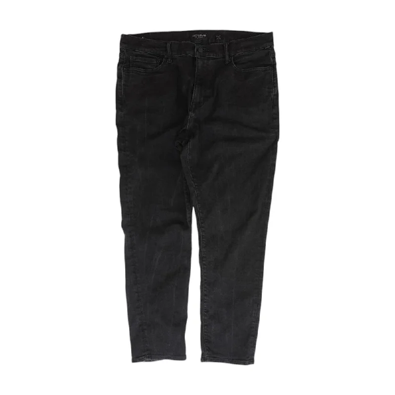 Black Solid Regular Jeans