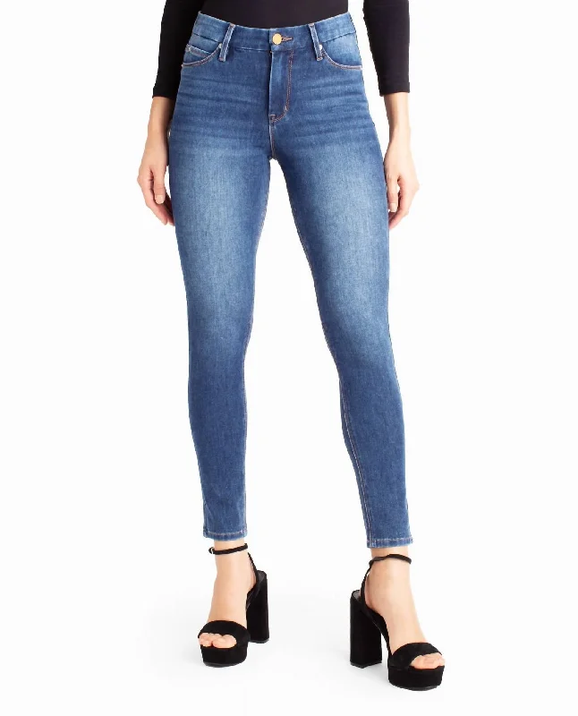 Redhook High Rise Skinny Jean In Dark Blue Trendy Wide-Legged High-Waist Jeans