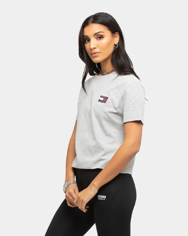 Tommy Jeans Women's TJW Tommy Badge T-Shirt Light Grey Heather Comfortable Distressed Straight-Leg Jeans Tommy Jeans Women's TJW Tommy Badge T-Shirt Light Grey Heather Comfortable Distressed Straight-Leg Jeans