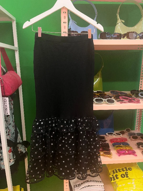 Black elastic skirt with ruffles